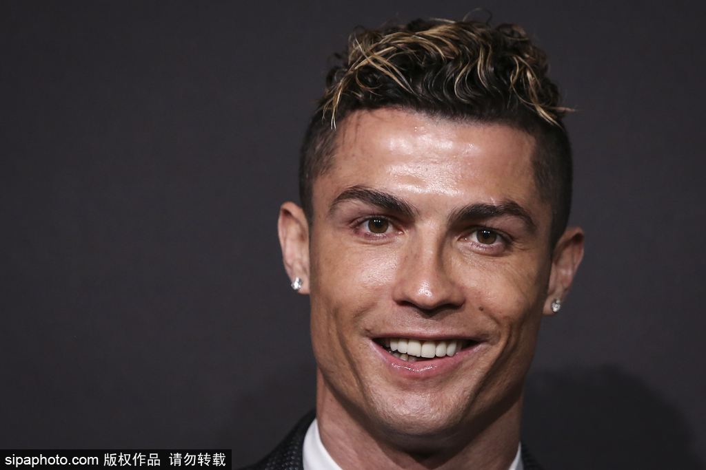 拜仁官方：于帕梅卡诺未进入本轮名单，是因为负荷管理轮休（拜仁官宣：于帕梅卡诺因负荷管理本轮轮休，未入选大名单）