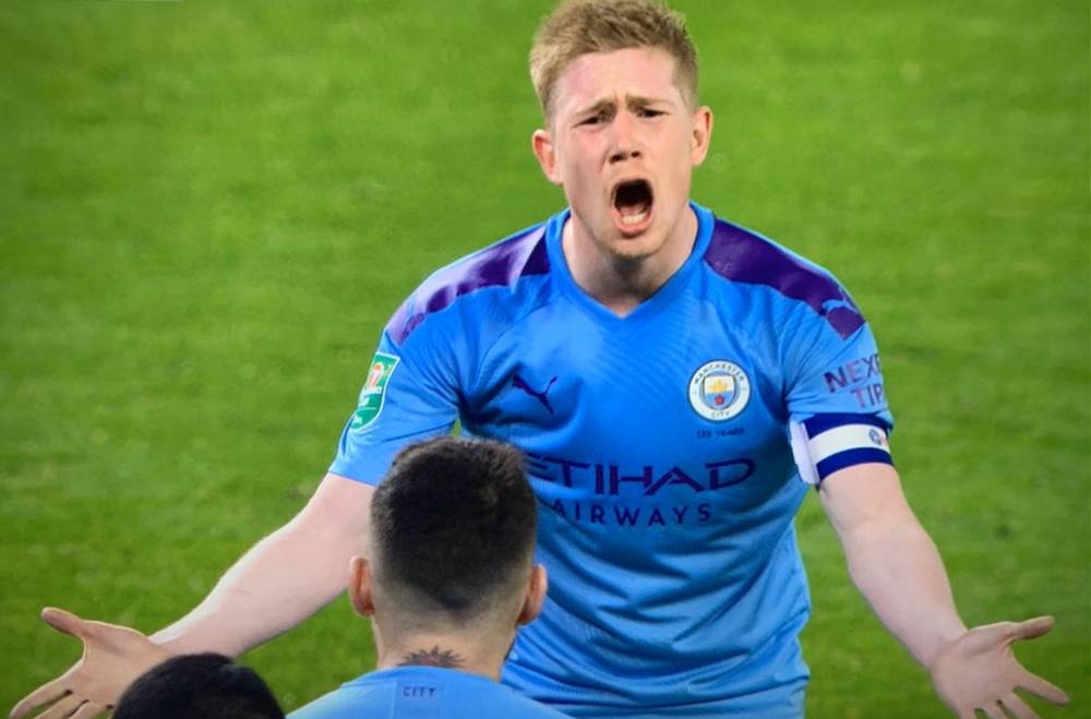 ATP总决赛第4日综述：辛纳两连胜提前晋级，谢尔顿遭逆转无缘四强（ATP年终总决赛第4日快评：辛纳两连胜锁定晋级，谢尔顿被逆转止步小组赛）