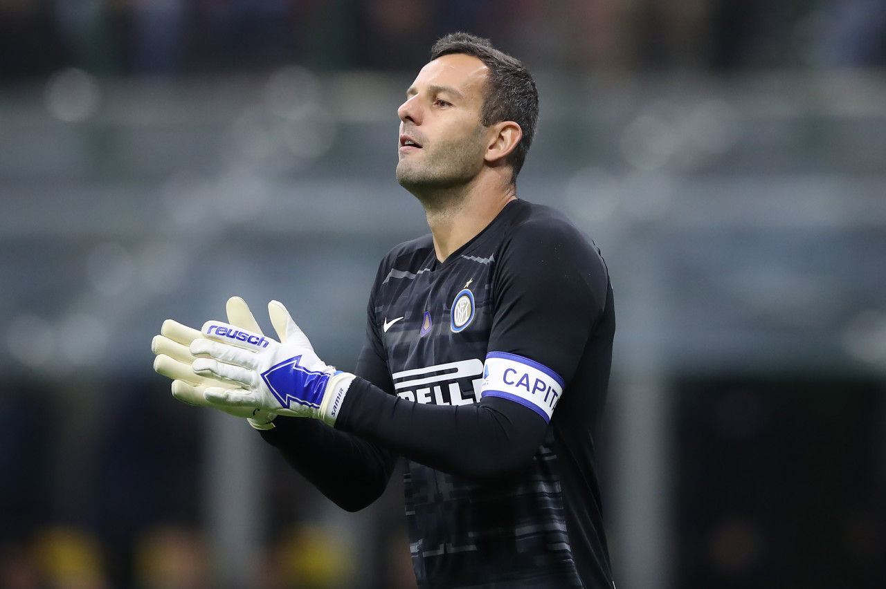 梅西路过回家，重返巴萨诺坎普球场。1800w点赞。（梅西再临诺坎普，回家一刻收获1800万点赞）