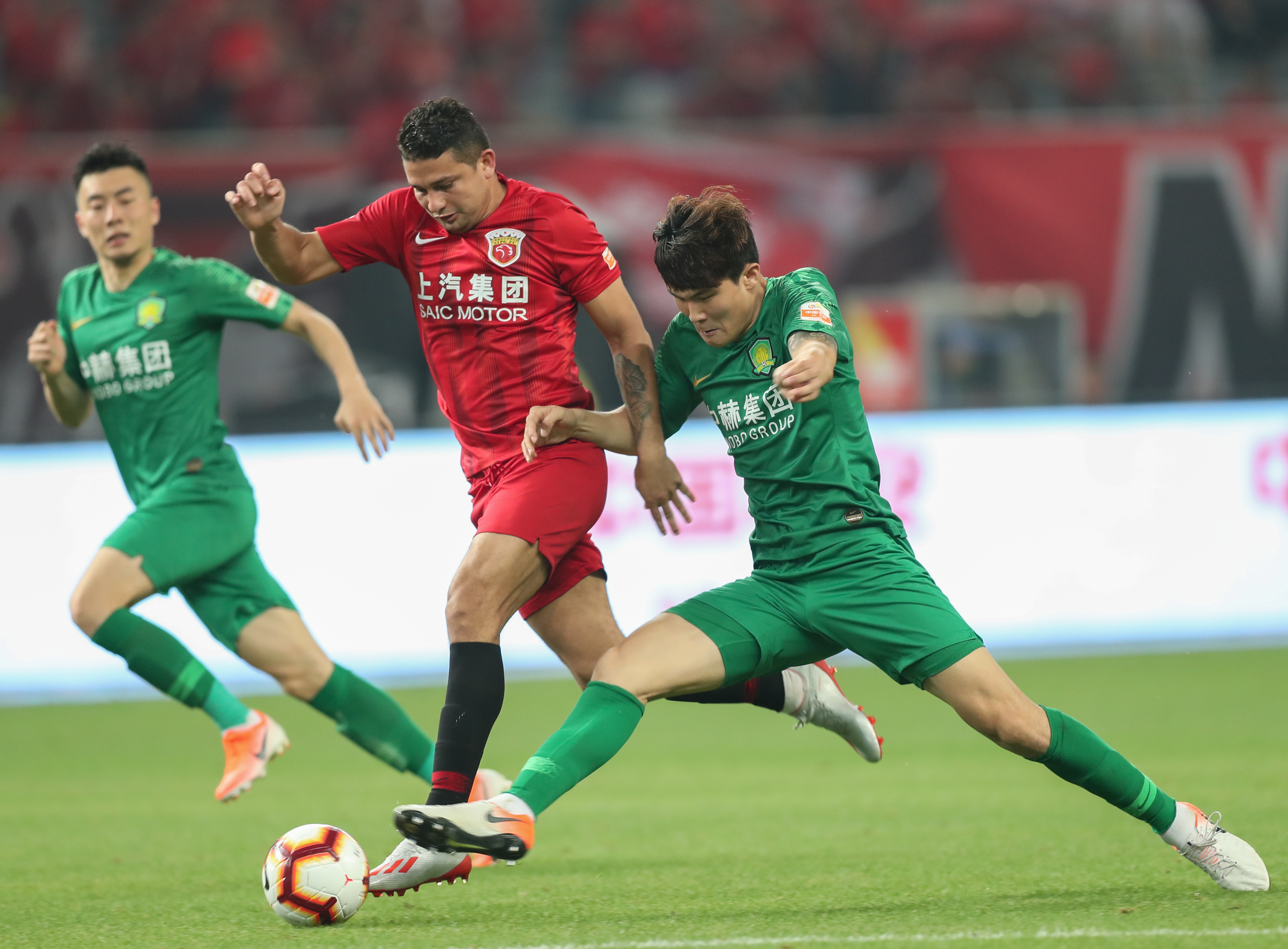 记者：申花队已于昨晚返回上海，迎来5天假期进行休整（记者：申花昨夜回沪，将休整五天）