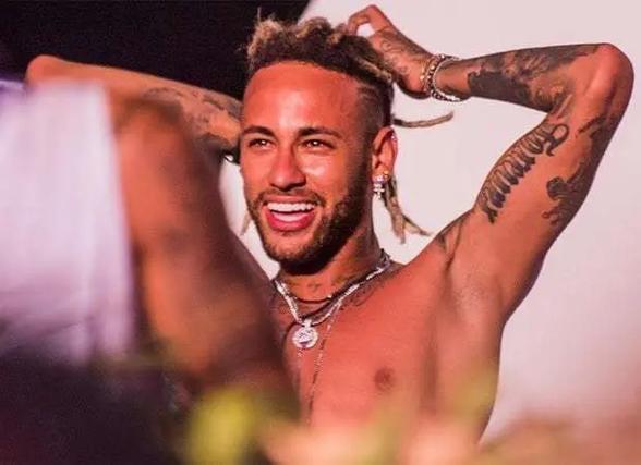 官方：沃尔夫斯堡临时主帅鲍尔转正，签约至27年6月（官宣：沃尔夫斯堡扶正临时主帅鲍尔，合同至2027年6月）