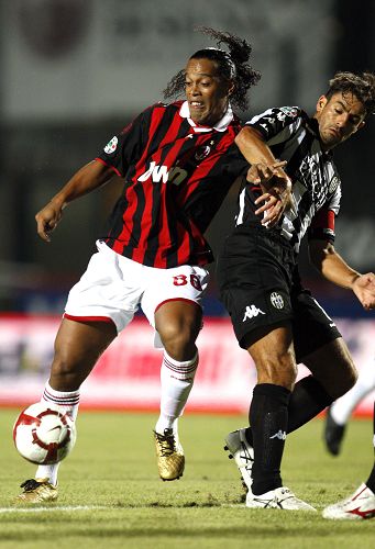 阿斯：尽管纽卡等俱乐部有意，但明格萨愿意留在塞尔塔（阿斯：纽卡等队有意引进，明格萨仍愿留守塞尔塔）