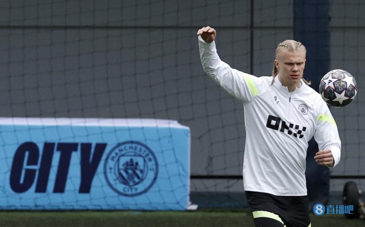 李璇：邵佳一内心坚定，对带国足可能承受的压力，应该有预期（李璇：邵佳一定力十足，对执教国足的压力已有心理准备）